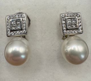 Pendientes de oro de 18 kt con perlas y diamantes