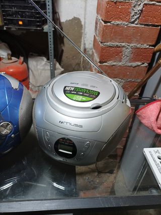 2 Radios CD AIM y JVC - 9€