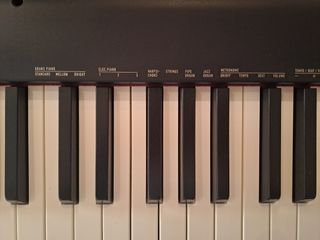 Piano digital CASIO con equipo completo