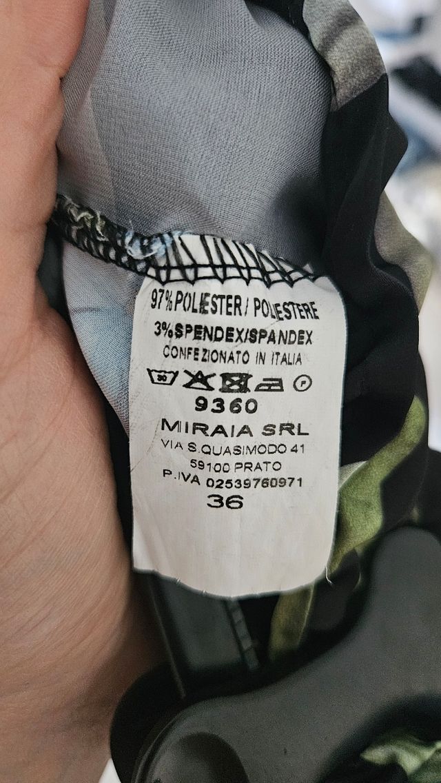 Pantaloni larghi a fiori