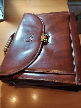 Cartera de Cuero marrón de piel.