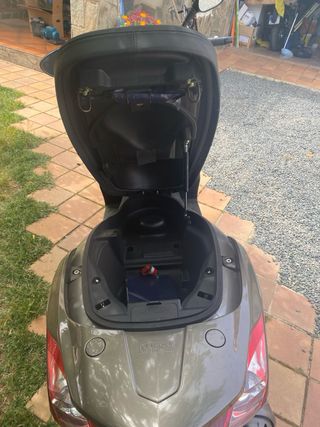 Kymco Super Dink 125 - Scooter