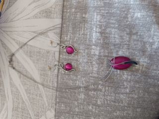 Collar y pendientes rosa