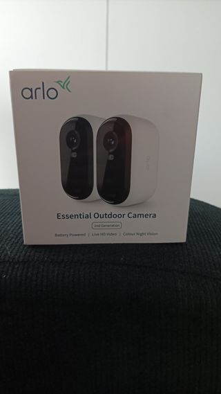 2 Cámaras Arlo Essential Exteriores