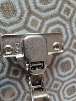 Bisagras armarios acero niquelado