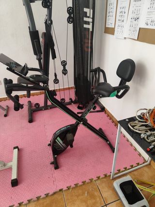 Gimnasio deporte pesa