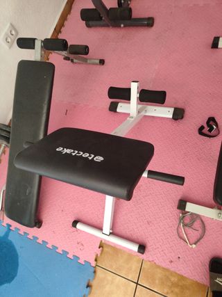 Gimnasio deporte pesa
