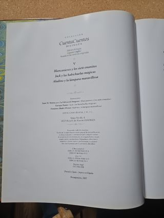 Cuenta cuentos bilingües: Caperucita Roja ; Bel...