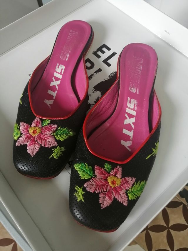 Zapatos Miss Sixty negros y rosas