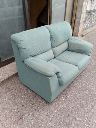 Sofá de dos plazas de 140x80 