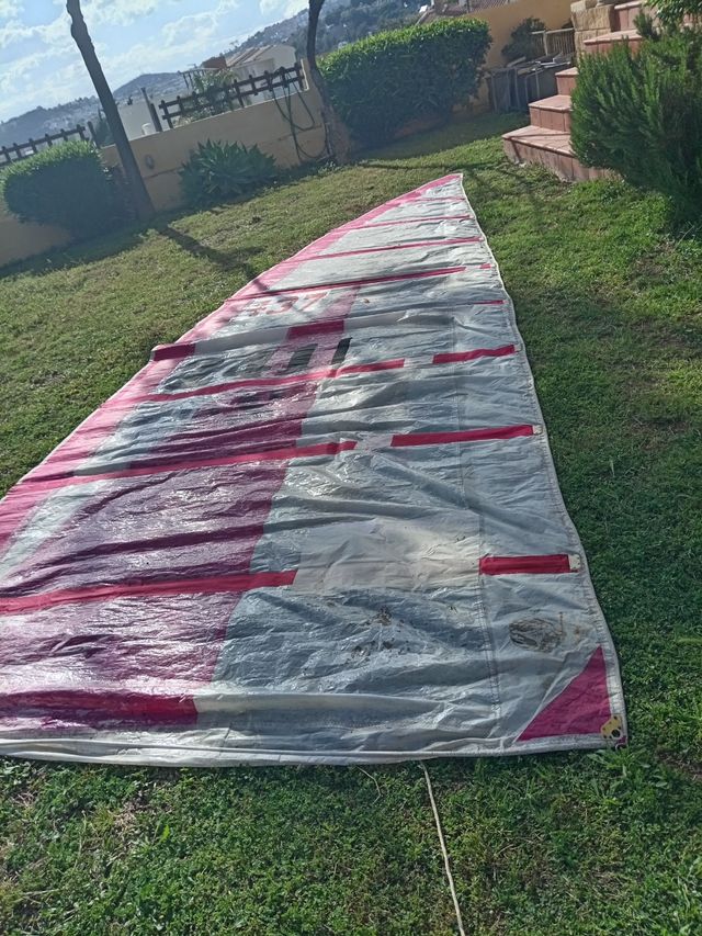 Vela mayor de catamaran H16