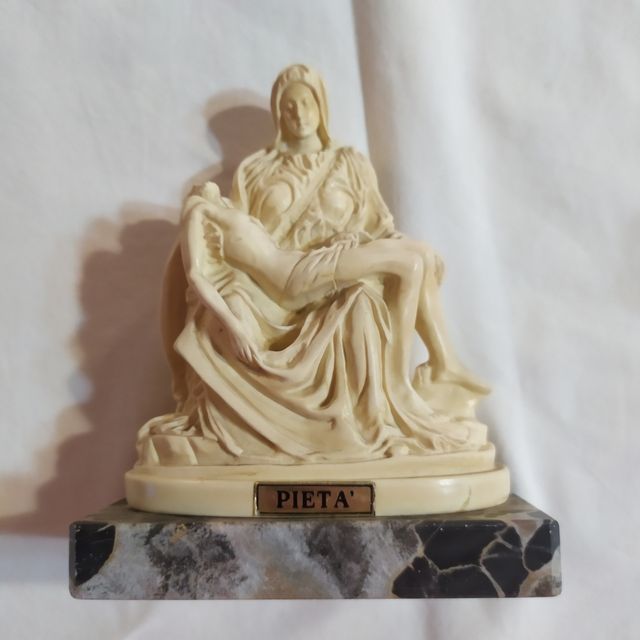 Statuetta vintage Pietà di Michelangelo