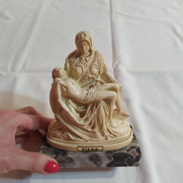 Statuetta vintage Pietà di Michelangelo