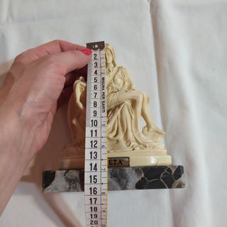 Statuetta vintage Pietà di Michelangelo 