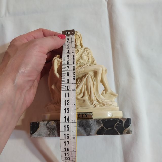 Statuetta vintage Pietà di Michelangelo