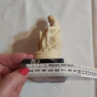Statuetta vintage Pietà di Michelangelo 