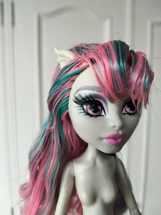 Rochelle Goyle Scaris