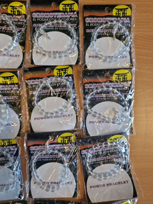 Pulseras y pendientes nuevos