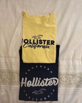 2 Camisetas Hollister - Amarilla y Azul