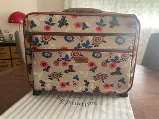 misako trolley cabina