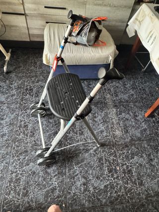 Andador anciano con asiento y agarres anatomicos 