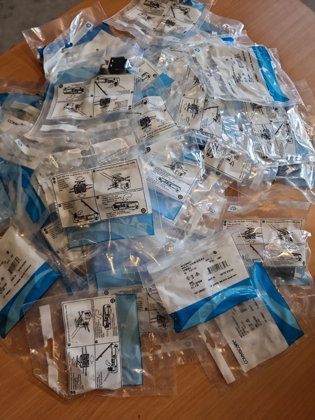 Lote 52 unidades Conector red Commscope RJ45 CAT6