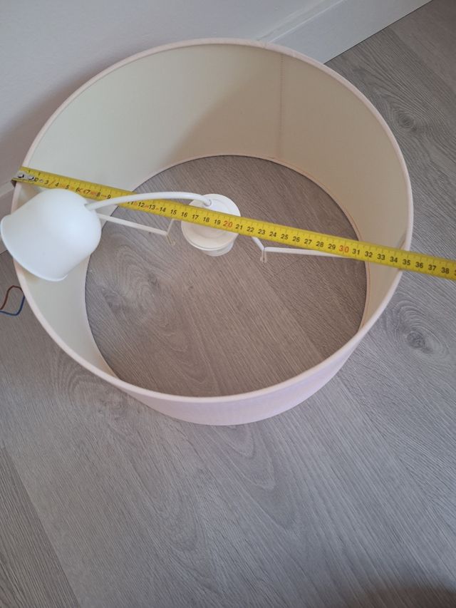 Lámpara de techo infantil. Rosa y blanca