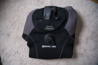 Traje seco Mares XR neopreno
Talla S ( 1,70 aprox)
