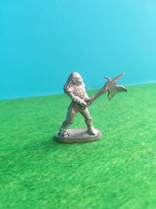 Guerriero, combattente, granatiere, in stile bellico