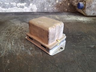 Regulador corriente Seat 600