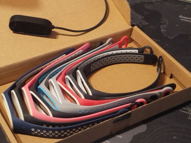 Base cargador + 9 correas colores mi smart band 4