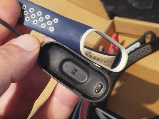 Base cargador + 9 correas colores mi smart band 4