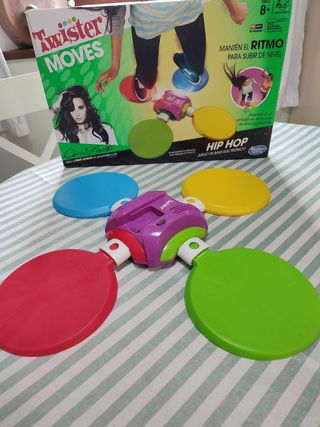 Lote juguetes. Furby - Twister Moves - Cristalcefa