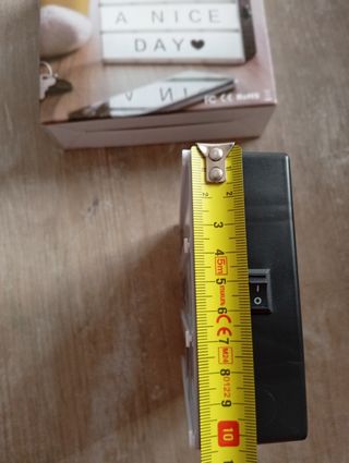 Luz led con letras personalizable.