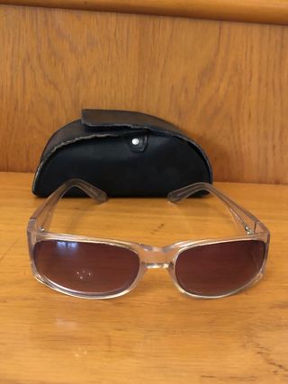 GUESS Gafas de sol transparentes con funda