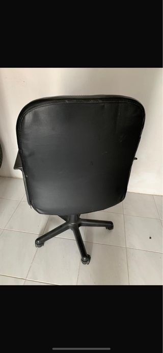 Silla escritorio giratoria negra