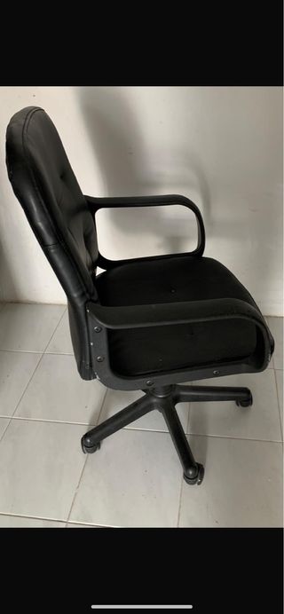 Silla escritorio giratoria negra