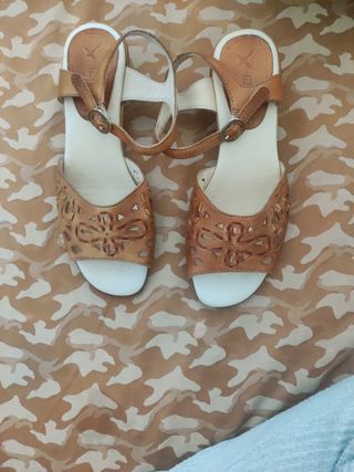 Sandalias Pikolinos- Marrón Beige para Niña