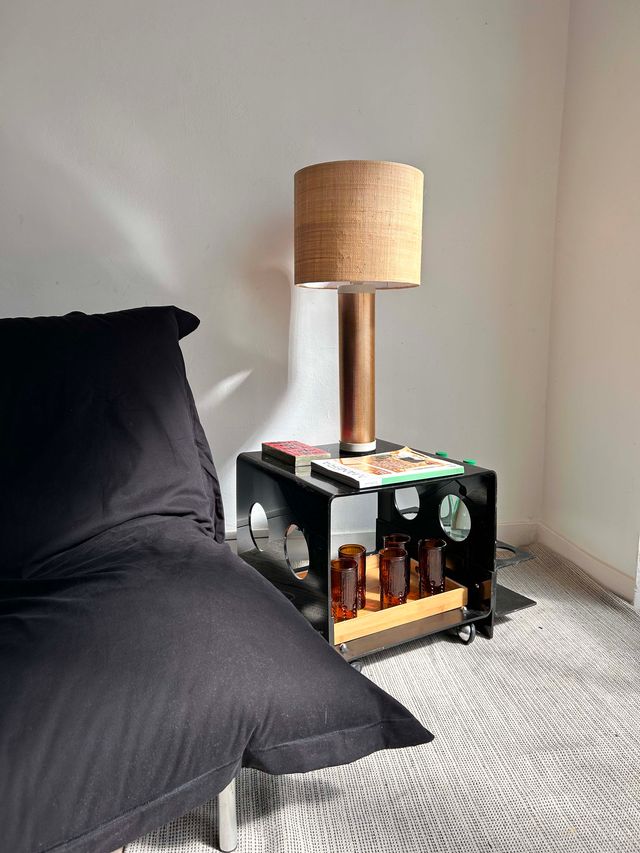 LÁMPARA DE MESA COLOR COBRE