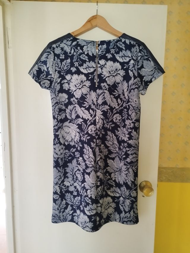 Vestido floral azul marino