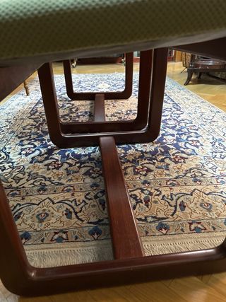 Dos sillones / butacas madera maciza - buen estado