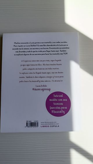 Lucía Bellido  Never Give Up