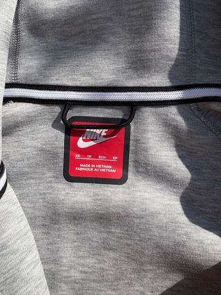 sudadera nike tech gris