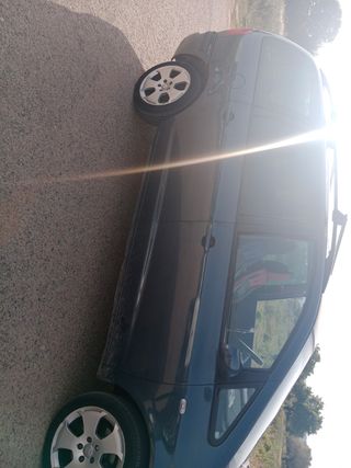 SEAT Alhambra 2025