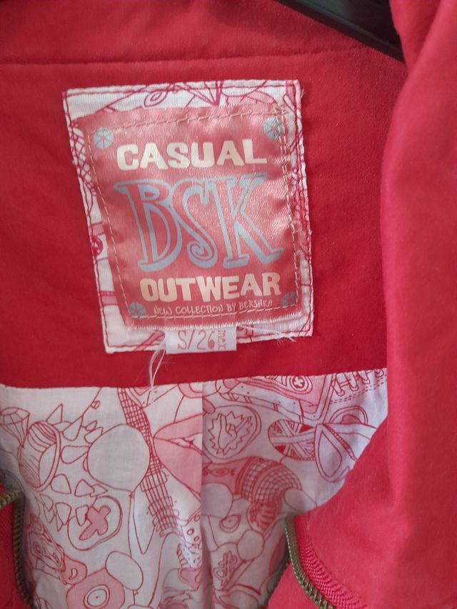 Chaqueta roja Bershka
