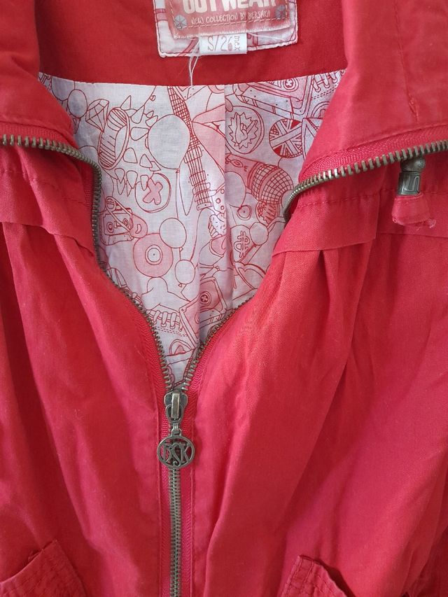 Chaqueta roja Bershka