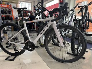 Bicicleta Scott Addict 30 2025 
