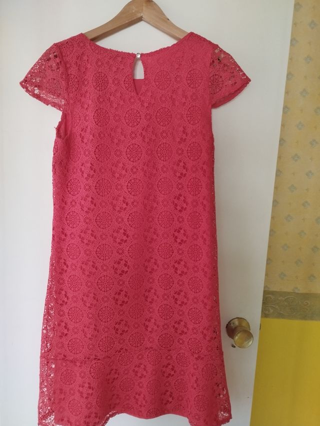 Vestido encaje coral