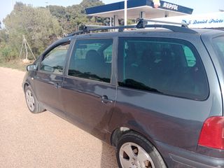 SEAT Alhambra 2025