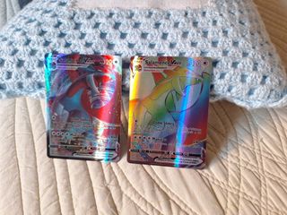 Cartas pokémon Salamence VMAX y arcoíris